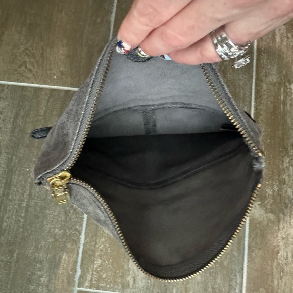 GAP Gray and Gold Textured cow leather Clutch - Picture 6 of 12